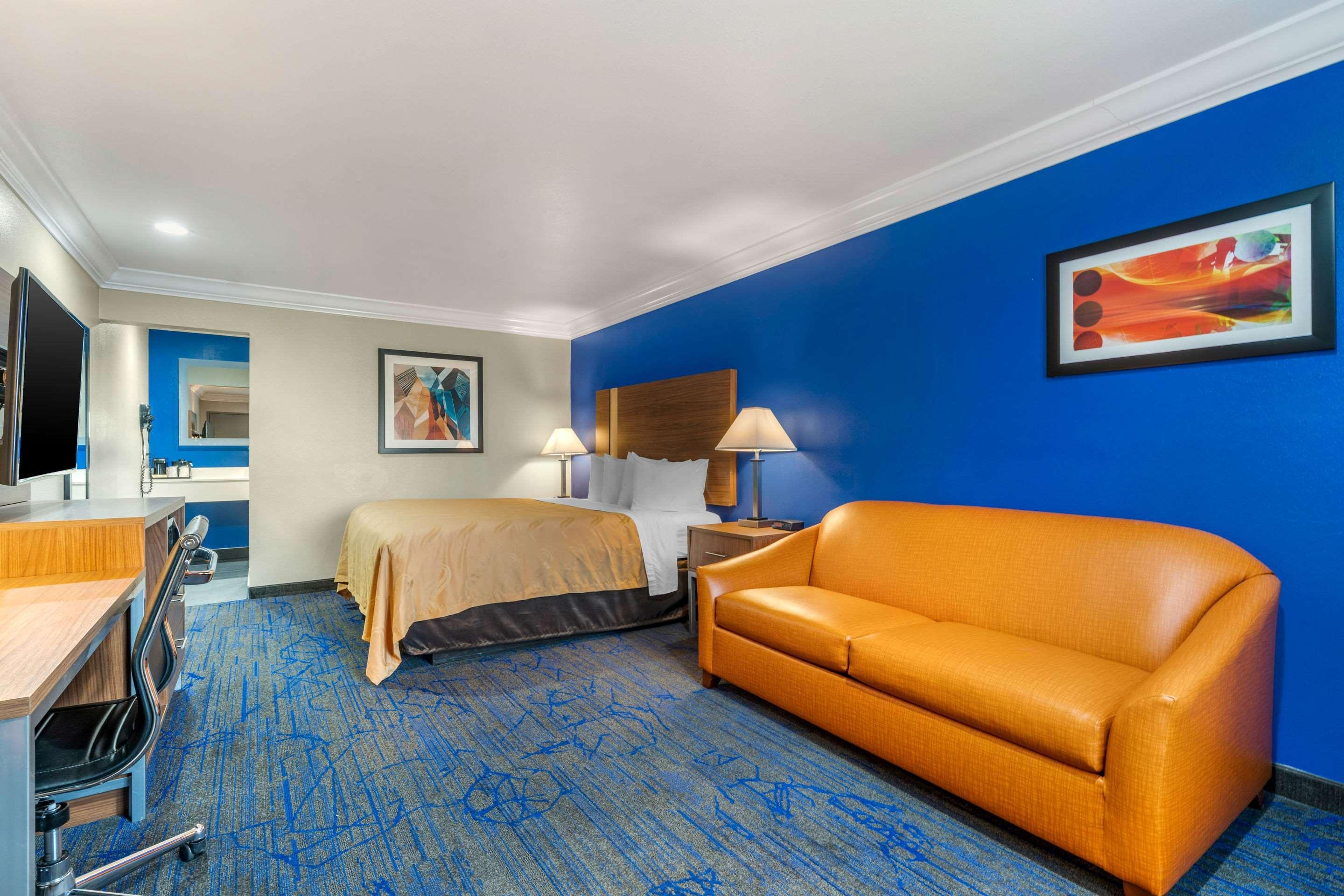 Quality Inn & Suites Вакавилл Экстерьер фото