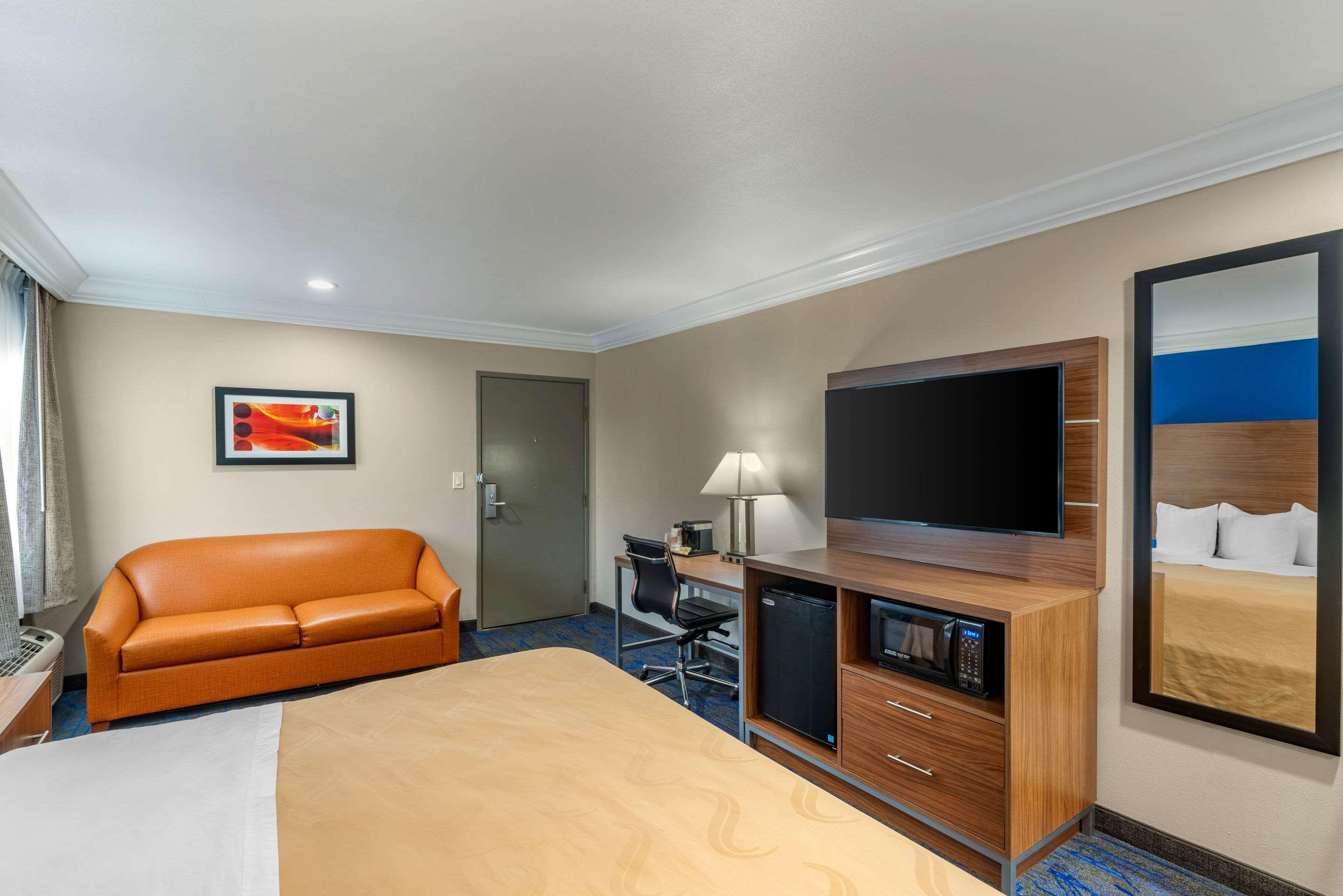 Quality Inn & Suites Вакавилл Экстерьер фото