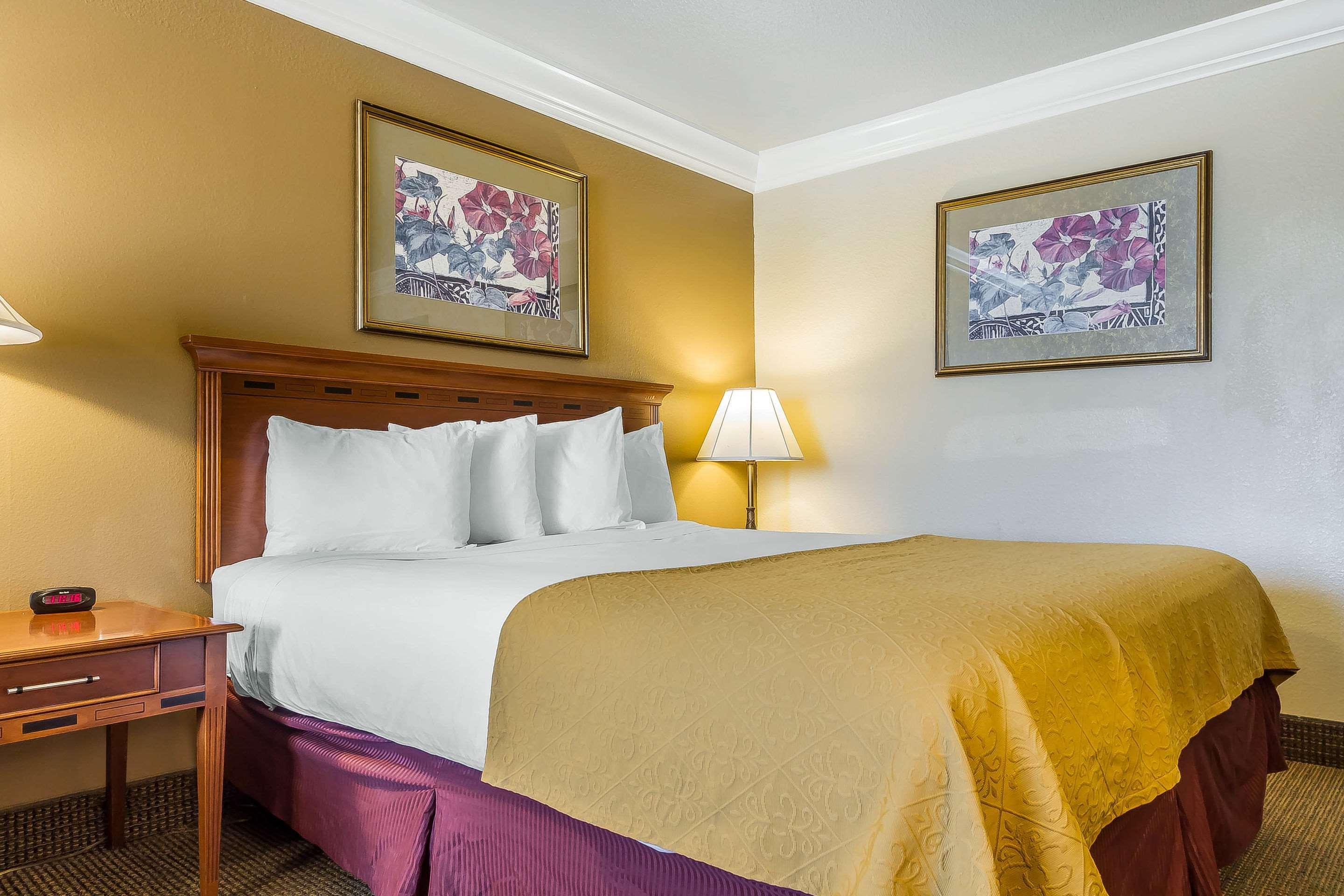 Quality Inn & Suites Вакавилл Экстерьер фото
