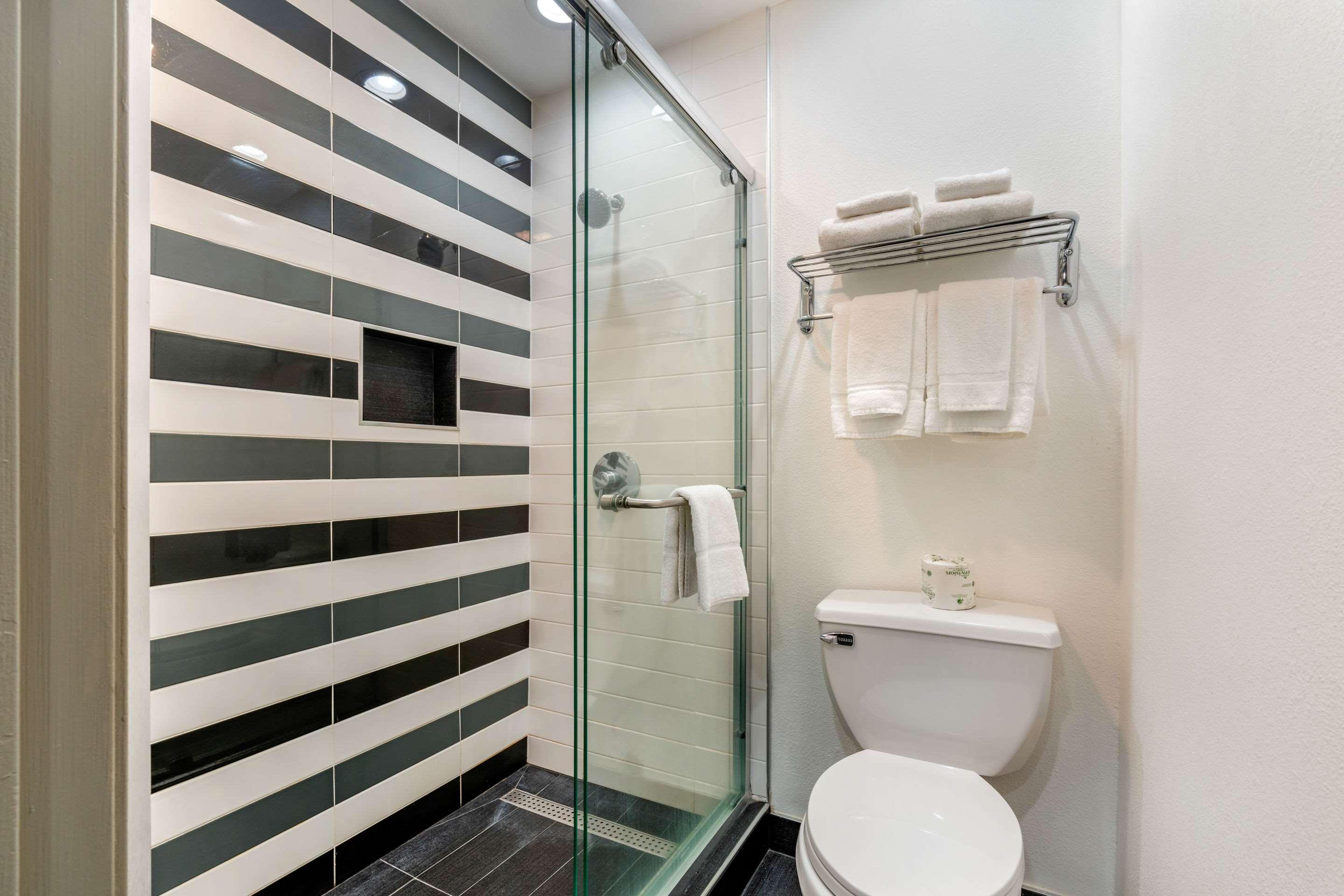 Quality Inn & Suites Вакавилл Экстерьер фото