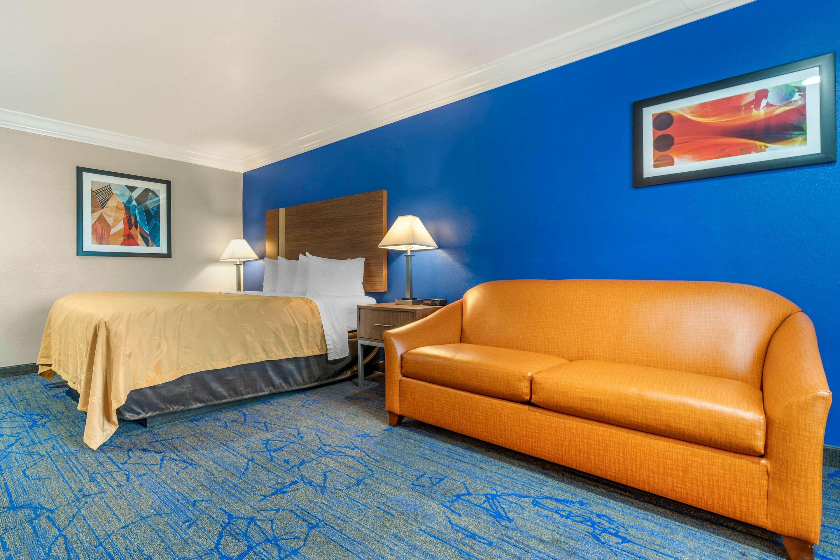 Quality Inn & Suites Вакавилл Экстерьер фото
